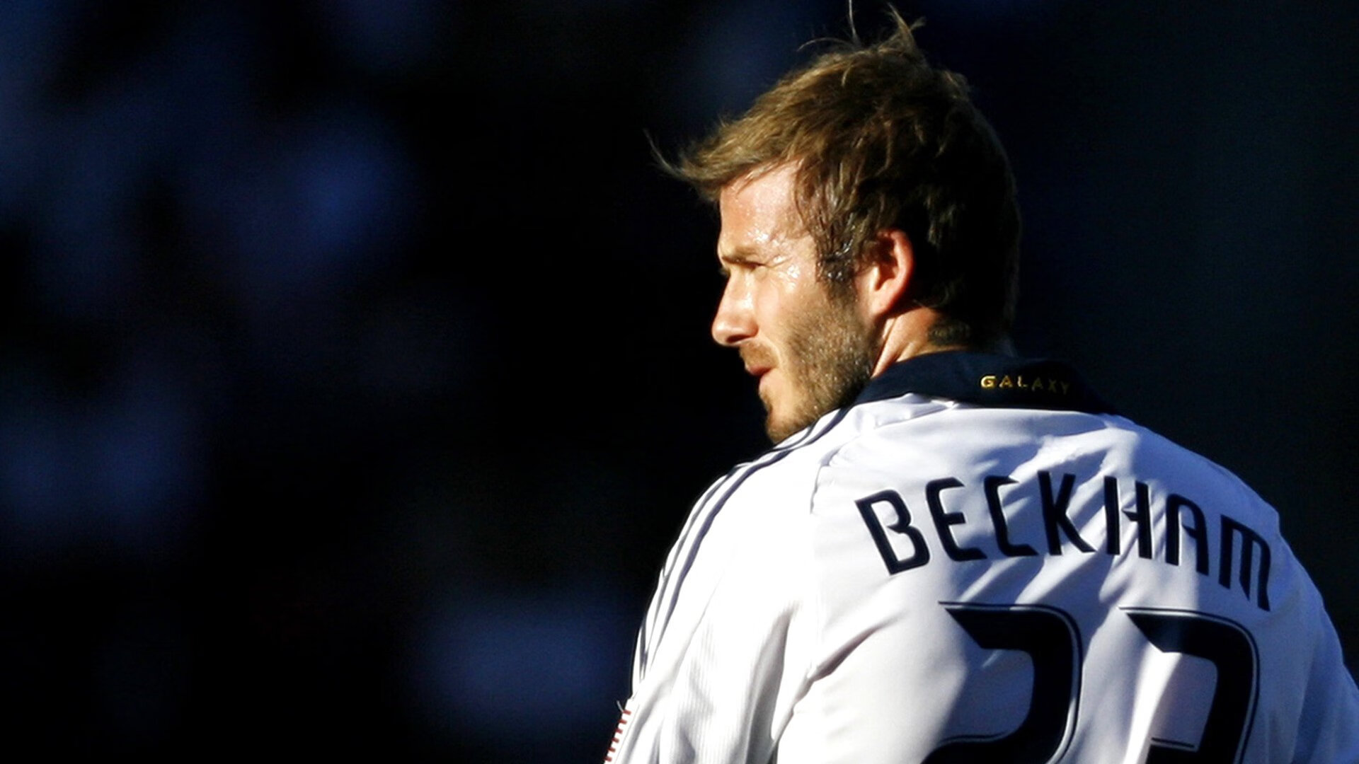 爱游戏官方入口-【比赛幕后】运动员准备、裁判判罚、现场布置全纪录，运动员裁判员入场解说词