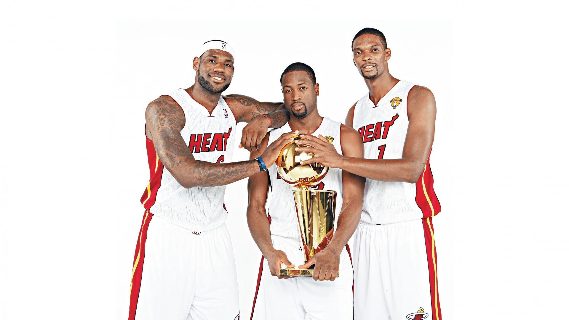 太阳力克公牛,抢七大战中杜兰特双手暴扣点燃全场,nba公牛和太阳的对决